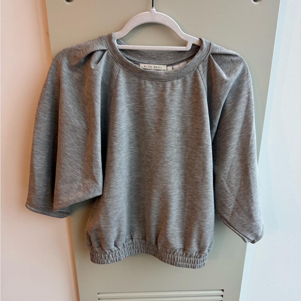 Elegant Gray Sweatshirt by Elle Grey